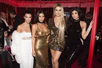 FOTO: Mewah & Meriah, Intip Pesta Natal Keluarga Kardashian