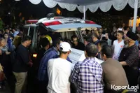 FOTO: Mike Mohede Meninggal, Sederet Artis Hadir, Sedih & Berduka