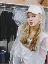 FOTO: Mirip Ariana Grande, Ini Serunya Kegiatan Solo Hyoyeon SNSD