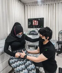 Foto Momen Bahagia Kehamilan Aurel Hermansyah, Atta Halilintar Langsung Takbir Lihat Hasil USG
