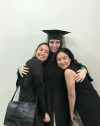 FOTO: Momen Lulusan Stephanie Dougharty, Titi DJ Nangis Terharu