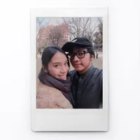 Foto: Momen Manis dan Mesra Dochi Bareng Istri di Jepang