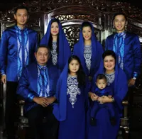 FOTO: Momen Ramadan Keluarga SBY - Ani, Mesra Hangat Panen Pujian