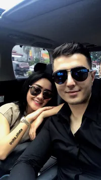 FOTO: Momen Romantis Kebersamaan Cita Citata Dan Pacar Barunya
