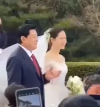 Foto Momen Temu Pengantin Hyun Bin dan Son Ye Jin, Sopan Banget di Depan Mertua - Bikin Baper Tamu Undangan