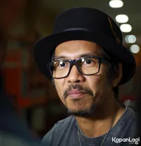 FOTO: Musik Jadi Bagian Hidup, Ridho Slank Main Piano Sejak Kecil
