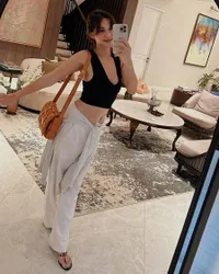 Foto Nana Mirdad Pamer Body Goals Hingga Ketiak Mulus dengan Background Rumah Mewahnya di Bali, Selalu Banjir Pujian