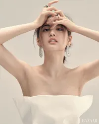 FOTO: Nana Tampil Cantik & Elegan di Pemotretan Harper's Bazaar
