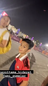 Foto Nayottama Anak Taufik Hidayat Saat Nonton Piala Dunia di Qatar, Ganteng Banget Bibit Unggul Sejak Kecil