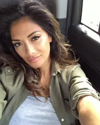 Foto: Nicole Scherzinger, Tetap Cantik dan Hot di Usia 38 Tahun