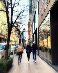 FOTO: Nikita Mirzani Liburan Bareng Mantan Istri Deddy Corbuzier