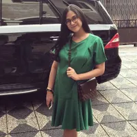 Foto: Nina Zatulini, Ibu Muda Yang Tetap Tampil Manis dan Kece