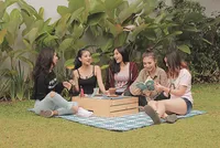 FOTO: No Edit, Begini Potret Cantik dan Kompak 'Awkarin x A Team'