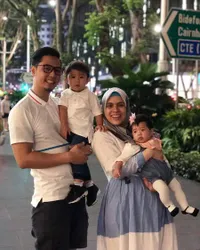 FOTO: Nycta Gina Berbagi Momen Lucu Saat Asuh Anak, Ngakak!