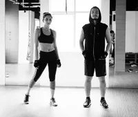 FOTO: Olahraga Asik, Tyas Mirasih & Pacar Berkeringat Bersama 