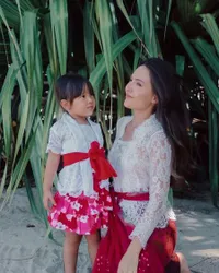Foto Olivia Jensen Dihujat Setelah Membuang Bendera Merah Putih ke Tanah, Bikin Anak Paskibraka Miris