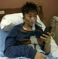 FOTO: Operasi dan Dirawat di RS, Rafael Tan Dikunjungi Sahabat