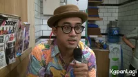 FOTO: Orang Sibuk Berkasih-sayang, Danang The Comment Malah....