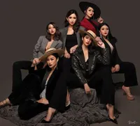 FOTO: Pakai Baju Ketat Saat Pemotretan Bareng Sahabat, Nia Ramadhani Malah Panen Kritik Pedas Netizen