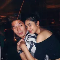 FOTO: Pamer Foto Mesra, Mikha Tambayong - Fero Walandouw Pacaran?