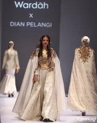 FOTO: Parade Gaun Pastel Mewah Para Seleb di JFW 2017, Cantik!