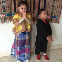 FOTO: Peluk-Main Bareng, Bukti Amora & Kellen Kakak Adik Akrab