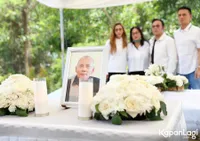 Foto Pemakaman Ayah Mario Lawalata yang Penuh Haru, Sang Putra Pun Belum Sempat Datang