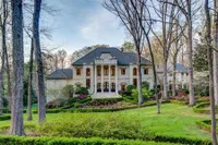 FOTO: Penampakan Mansion Baru Cardi B di Atlanta, Megah Bak Istana!