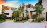 FOTO: Penampakan Rumah Baru Kylie Jenner, Serba Mewah & Modern
