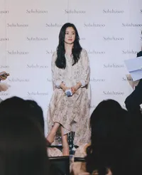 FOTO: Penampilan Cantik Song Hye Kyo Pasca Dirumorkan Cerai