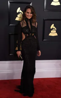 FOTO: Penampilan Hot Artis di Grammy, Terbuka Sampai Terawang
