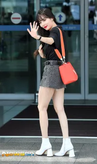 FOTO: Penampilan Perdana HyunA Seorang Diri Pasca Akui Pacaran