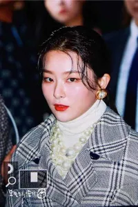 FOTO: Penampilan Seulgi Red Velvet yang Cantiknya bak Bangsawan di Event Gucci