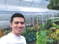 FOTO: Penampilan Terbaru Irwansyah, Lebih Religius Jenggot Tipis