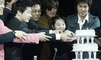 Foto Penuh Senyum Sulli Bersama Artis SM, Dari Kecil Sudah Jadi Adik Kesayangan