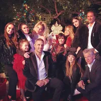 FOTO Perayaan Natal Keluarga Kardashian, Mewah & Bertabur Bintang