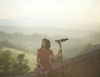 FOTO: Pergi ke Eropa, Tika Bravani Jelajahi Sudut Kota di Italia