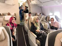FOTO: Perjalanan Umrah Nagita, Berhijab Cantik - Dijemput Raffi