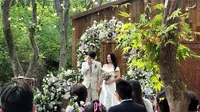 Foto Pernikahan Jang Hansol dan Jeanette Ong Penuh Kebahagiaan, Digelar Outdoor dengan Tema Rustic Kekinian