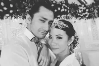 FOTO: Pernikahan Revaldo - Indah Permatasari, Romantis & Manis!