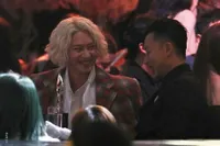 FOTO: Pertemuan Heechul dan Han Geng Setelah 10 Tahun, Fans Sampai Menangis Terharu