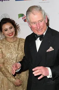 [Foto] Pertemuan Rani Mukherjee & Pangeran Charles, Penuh Tawa