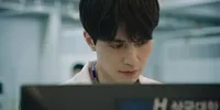 FOTO: Pesona Ganteng Lee Dong Wook Jadi Dokter Yang Serius
