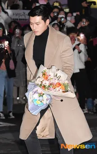 FOTO: Pesta Perpisahan 'CRASH LANDING ON YOU', Hyun Bin dan Son Ye Jin Pakai Baju Bak Pasangan - Serasi Banget