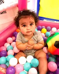 FOTO: Pipi Bulat & Bulu Mata Lentik Dream Kardashian, Nggemesin!