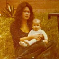 FOTO: Plesiran, Tamara Bleszynski Puji Wanita-Wanita Kuat Ini