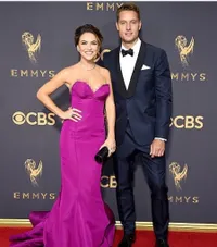 FOTO: Potret Para Pasangan Mesra di Red Carpet 'Emmy Awards 2017'