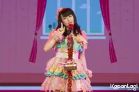 FOTO: Potret Saya Kawamoto Bersama JKT48, Sapa Fans Dengan Ceria