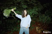 FOTO: Potret Senyum Bahagia Kim Go Eun Bareng Esquire Korea