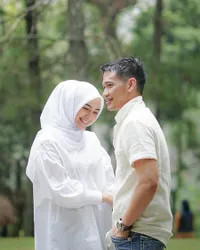FOTO: Prewed Romantis Citra Kirana & Rezky Aditya di Alam Terbuka, Serba Putih!